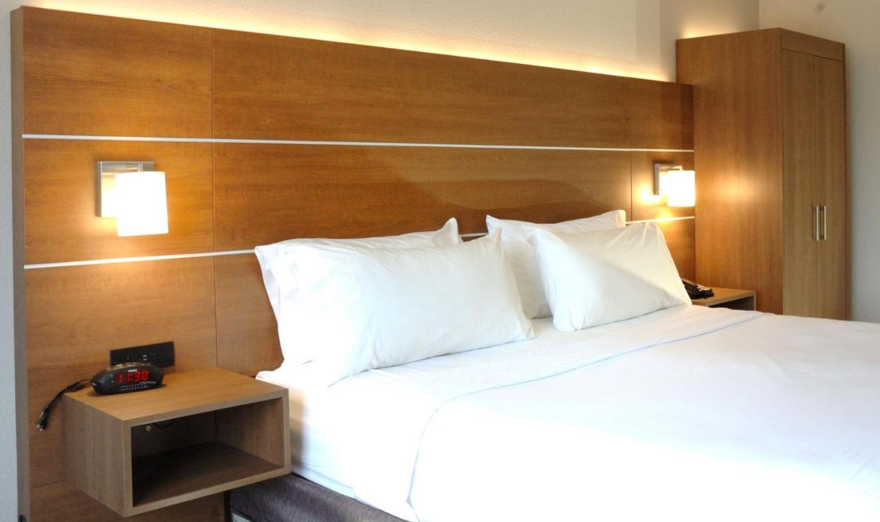 Holiday Inn Express Hotel & Suites Goshen By Ihg Eksteriør billede
