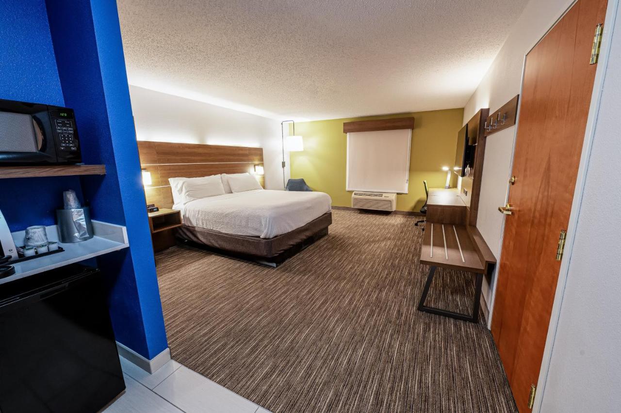 Holiday Inn Express Hotel & Suites Goshen By Ihg Eksteriør billede