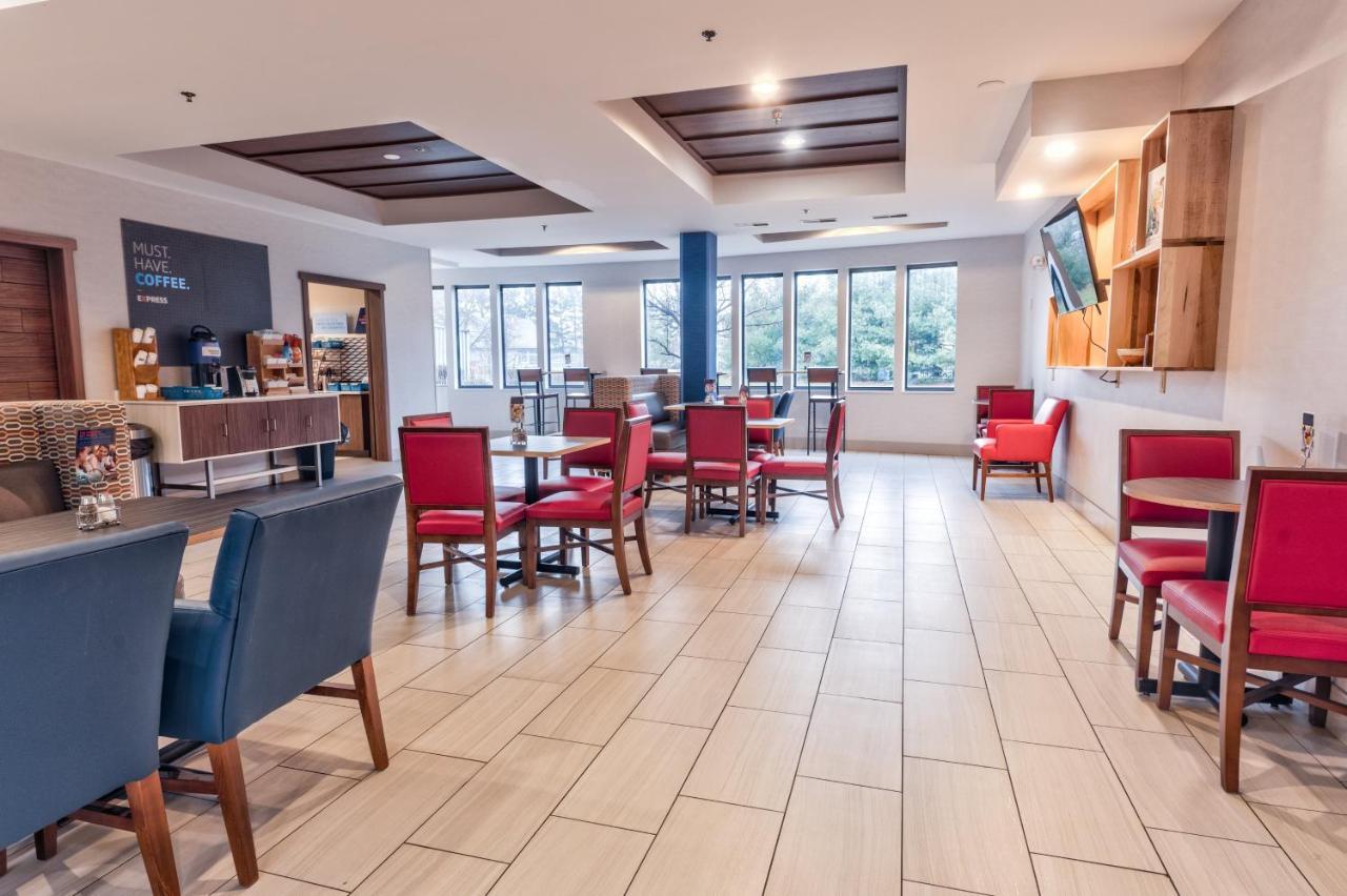 Holiday Inn Express Hotel & Suites Goshen By Ihg Eksteriør billede