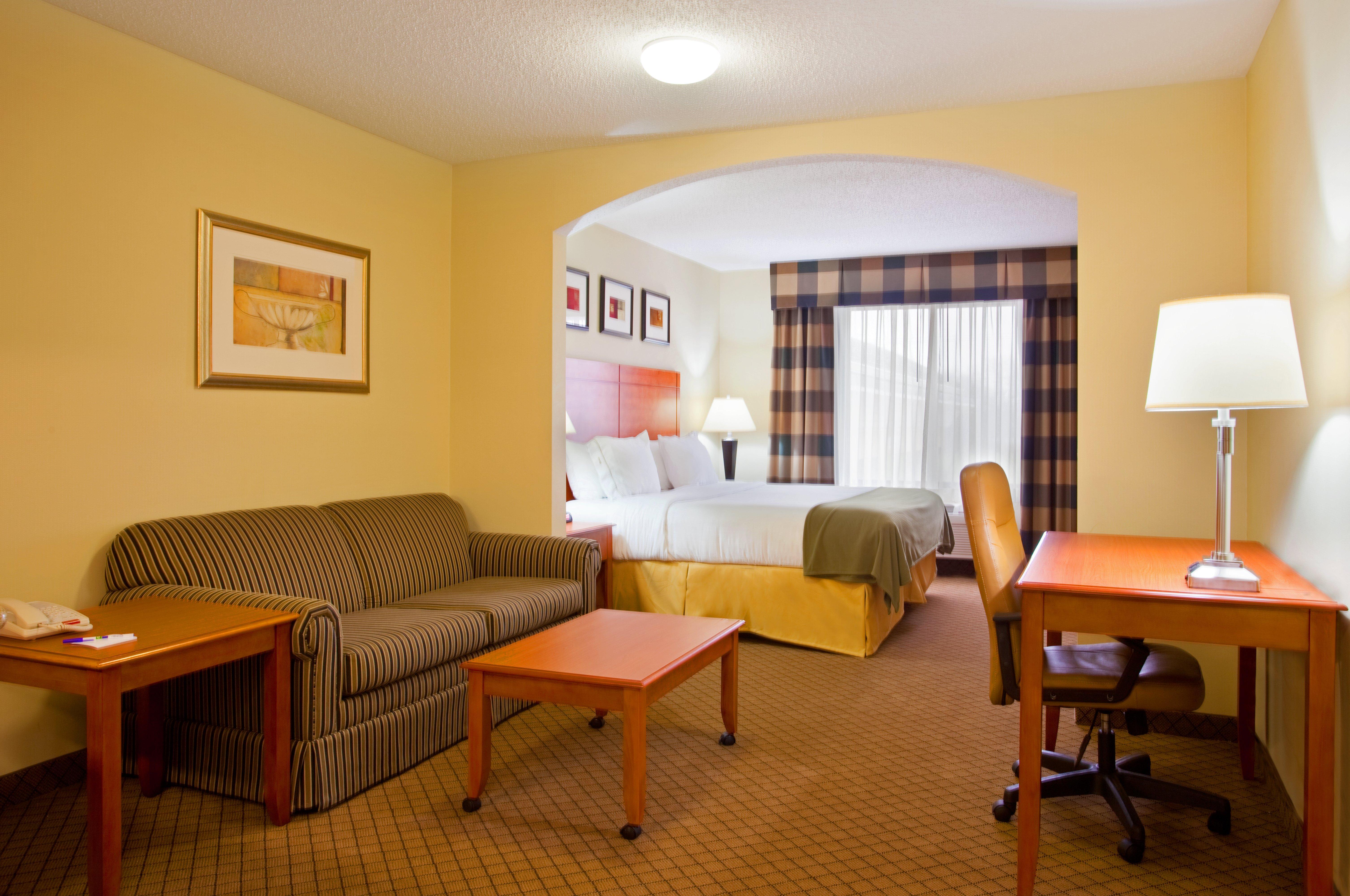 Holiday Inn Express Hotel & Suites Goshen By Ihg Eksteriør billede