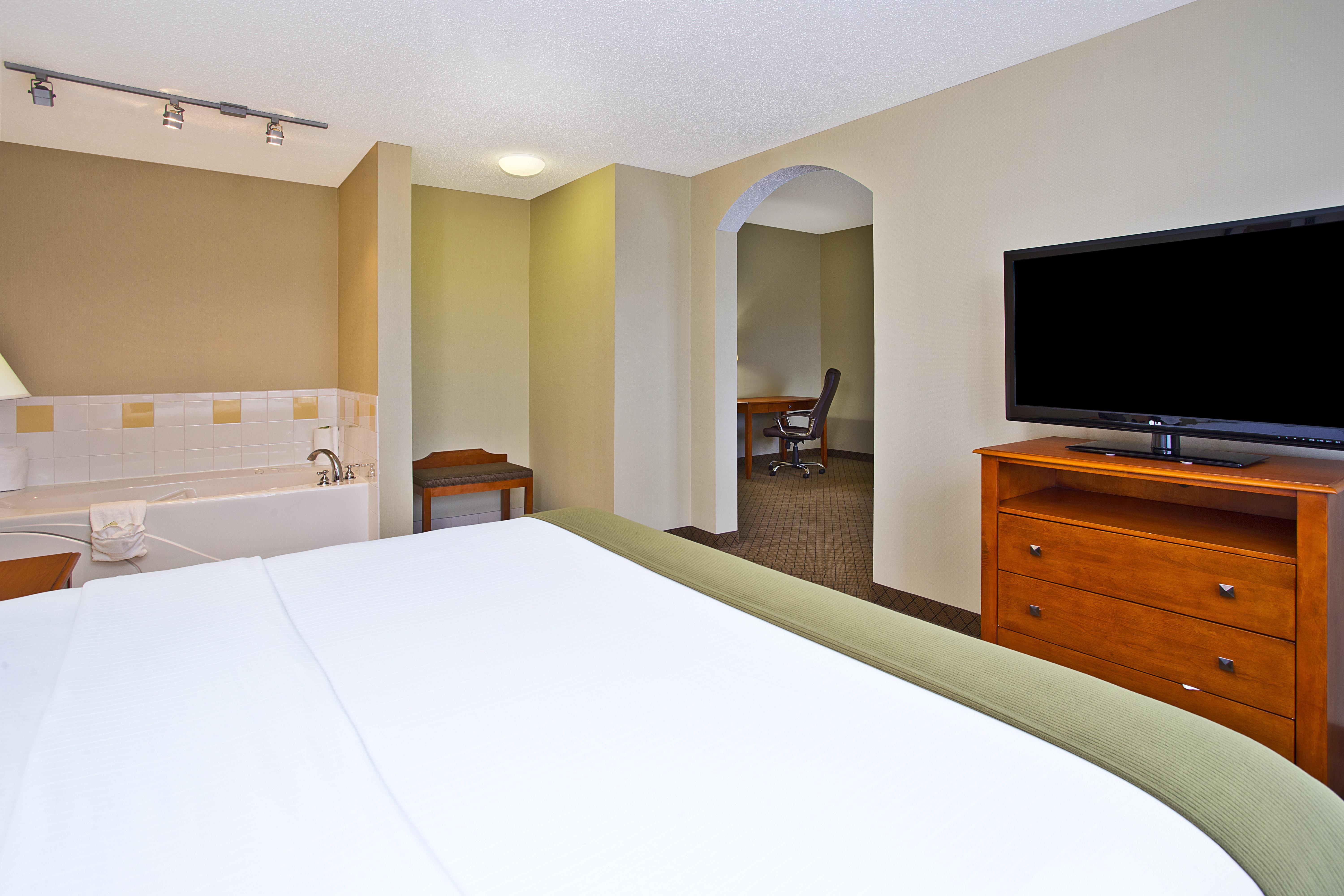 Holiday Inn Express Hotel & Suites Goshen By Ihg Eksteriør billede